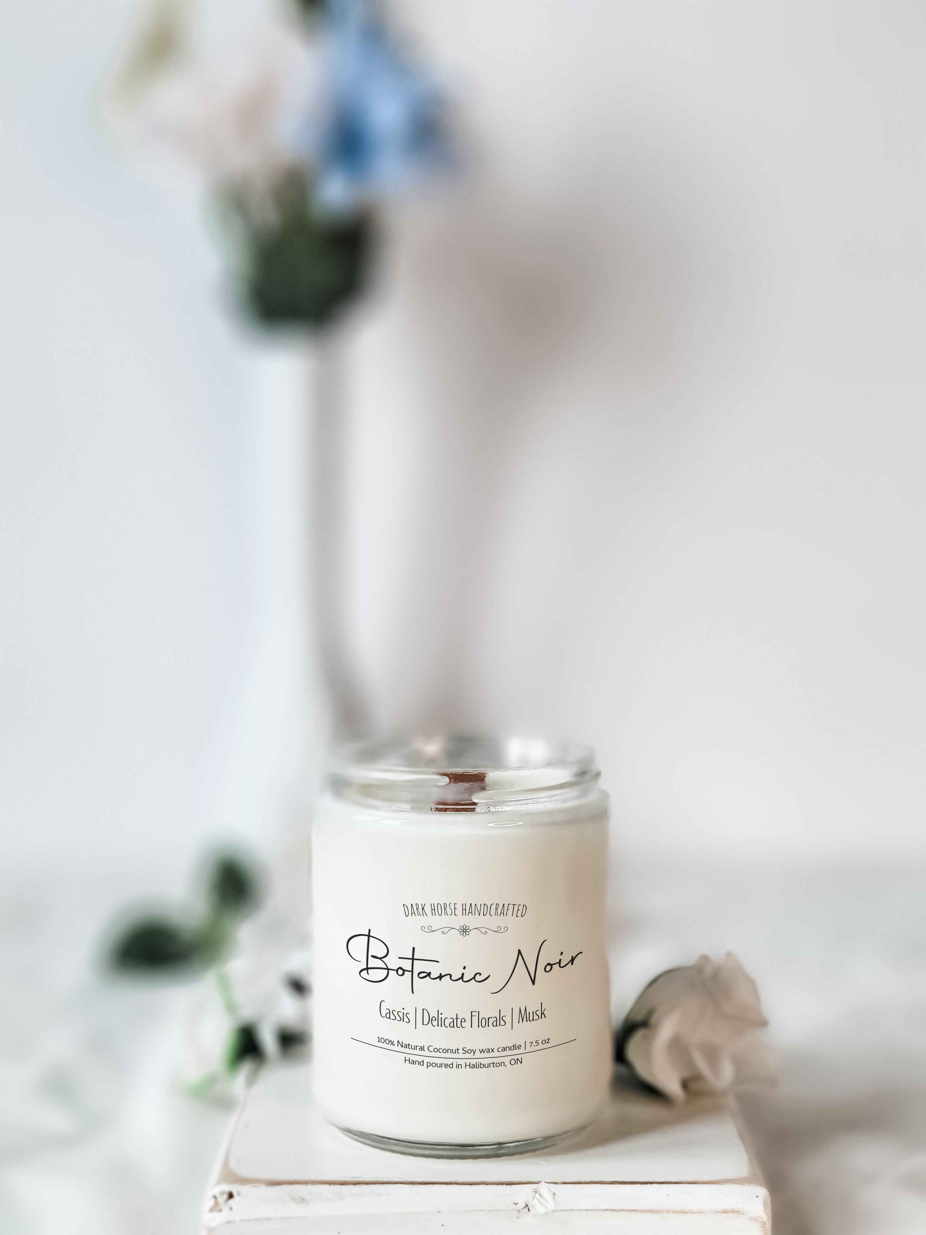 Botanic Noir - Scented Coconut Soy Candle