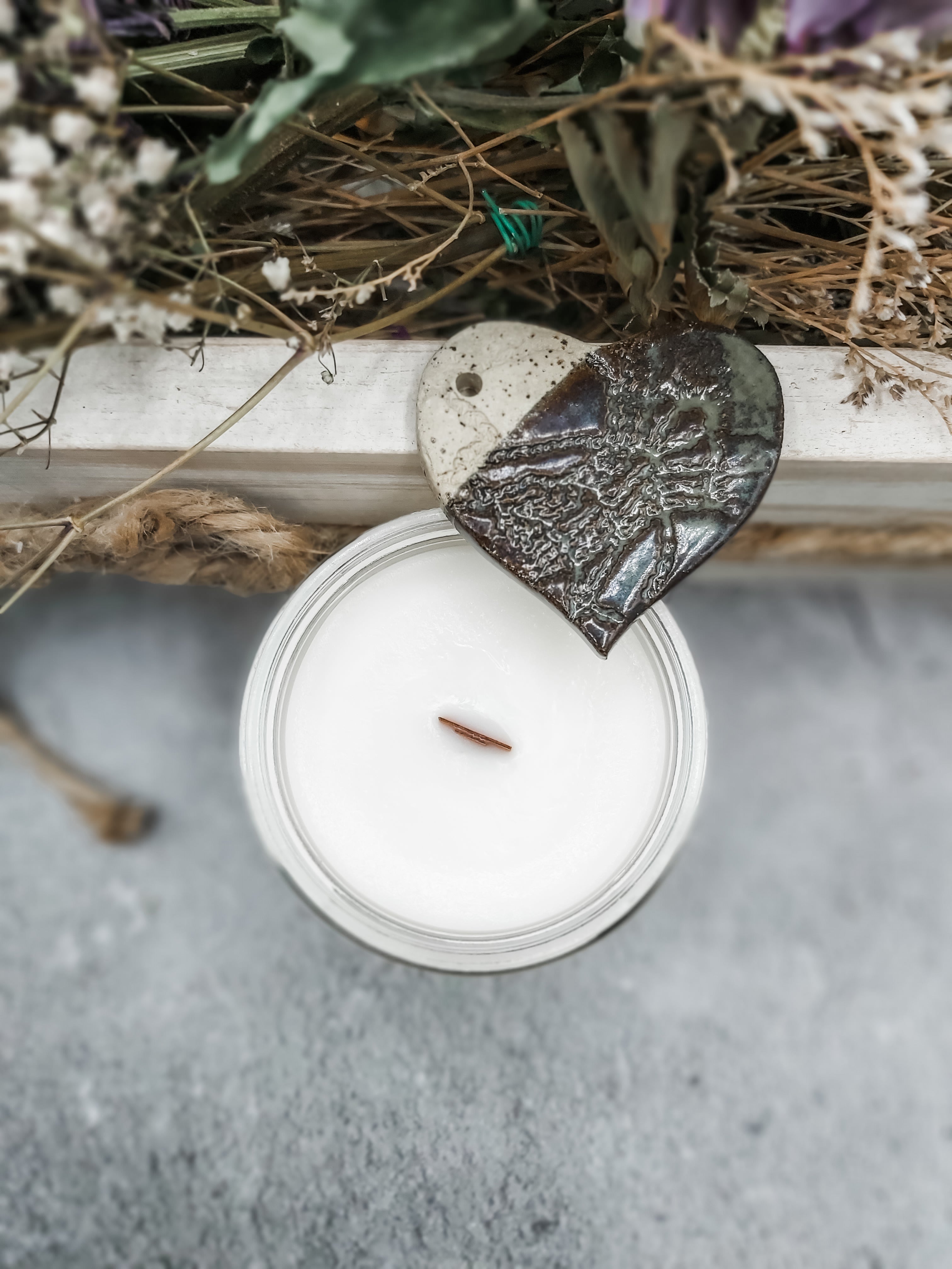 WINDSWEPT MEADOW -  Dew Drops + Lilies Scented Coconut Soy Candle