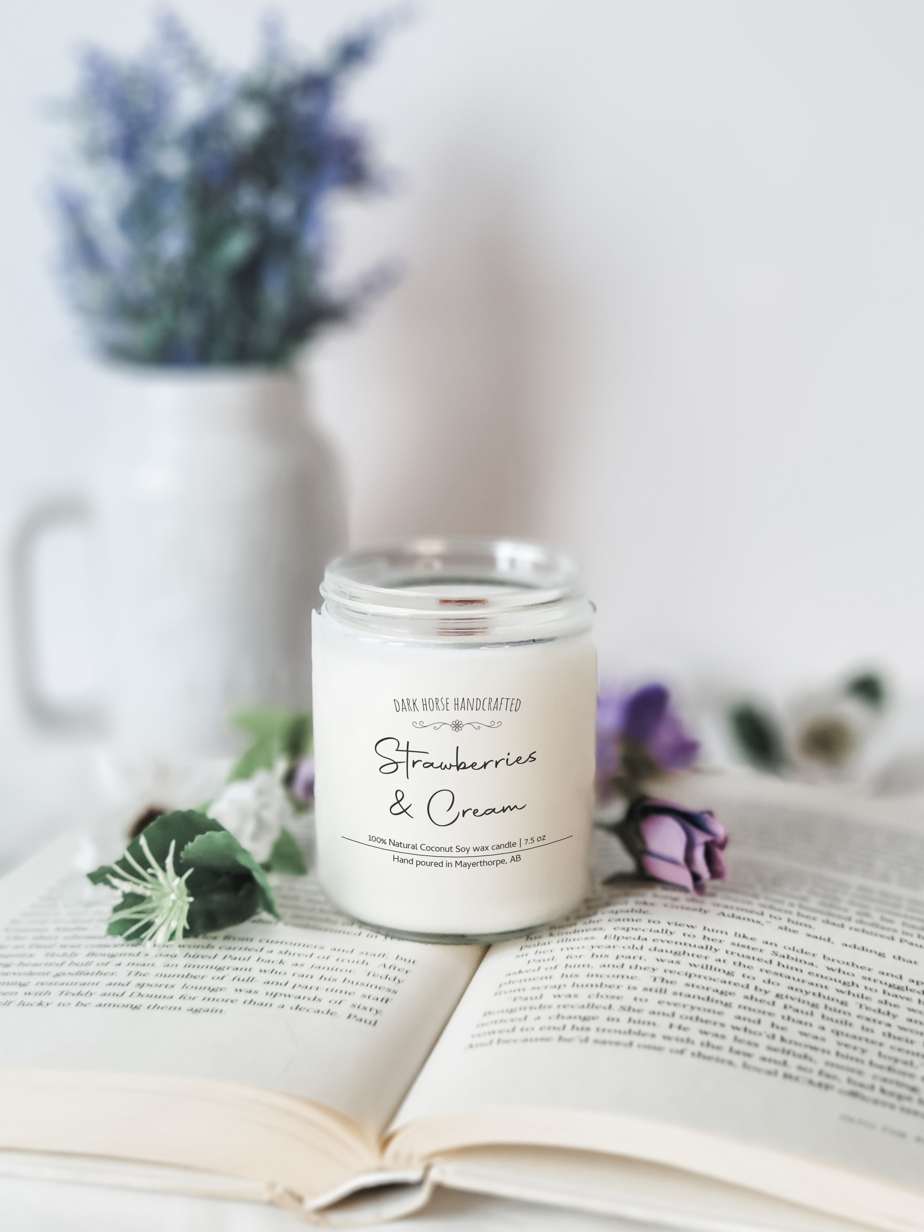 Strawberries & Cream - Scented Coconut Soy Candle
